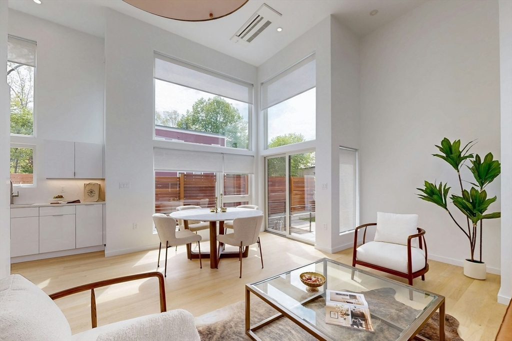 213 Third Street, Cambridge, Massachusetts, 5 Bedrooms Bedrooms, 7 Rooms Rooms,3.5 BathroomsBathrooms,Residential Lease,For Rent,Third Street,73528163