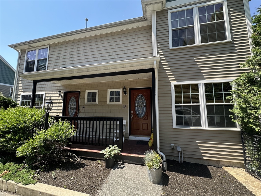8 Grant St, Natick, Massachusetts, 3 Bedrooms Bedrooms, 6 Rooms Rooms,1.5 BathroomsBathrooms,Residential Lease,For Rent,Grant St,73528167