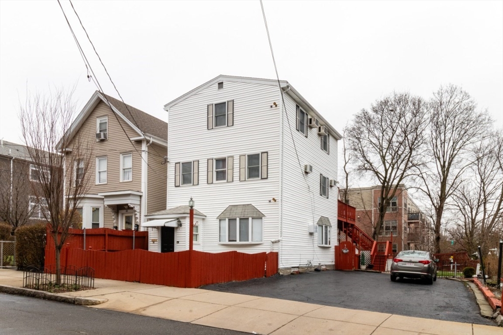 41 Webster Ave, Chelsea, Massachusetts, 3 Bedrooms Bedrooms, 10 Rooms Rooms,3.5 BathroomsBathrooms,Residential,For Sale,Webster Ave,73497109