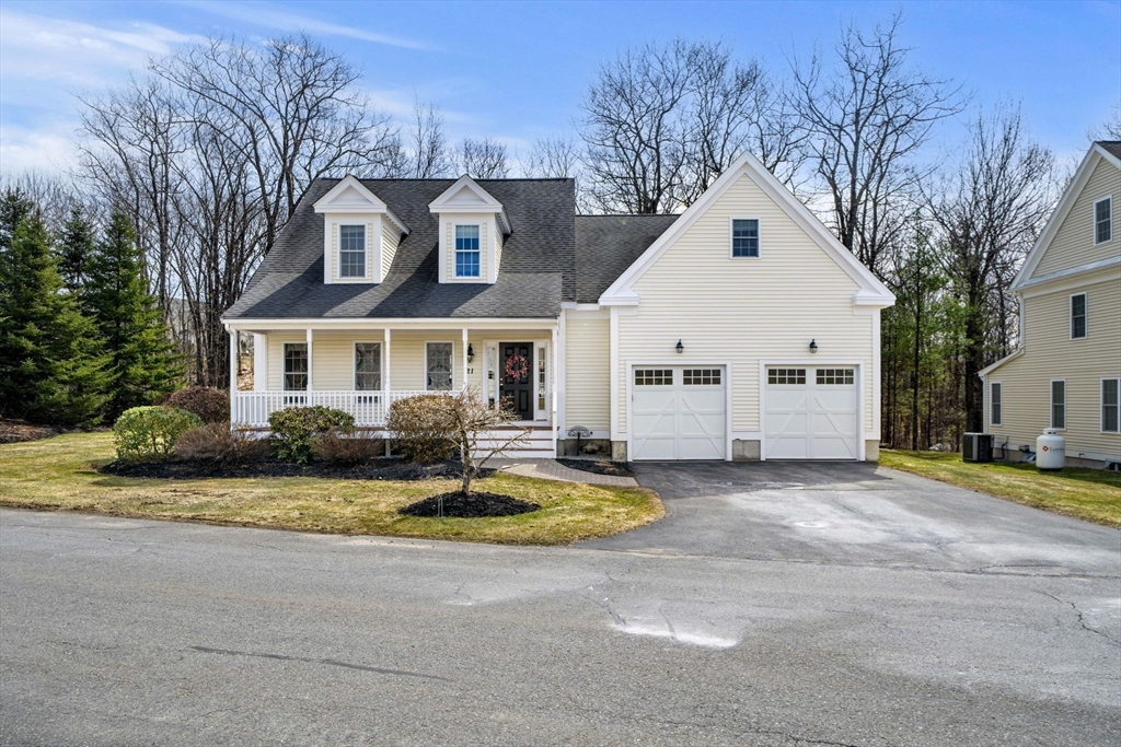 21 Magnolia Ln, Groton, Massachusetts, 3 Bedrooms Bedrooms, 9 Rooms Rooms,2.5 BathroomsBathrooms,Residential,For Sale,Magnolia Ln,73451901