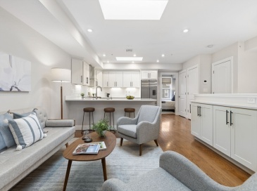 274 Sumner St, Boston, Massachusetts, 2 Bedrooms Bedrooms, 5 Rooms Rooms,2 BathroomsBathrooms,Residential,For Sale,Sumner St,73506757