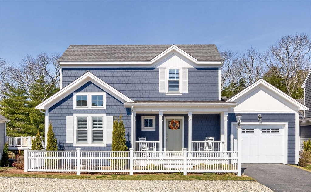 42 Cobblestone Cir, Mashpee, Massachusetts, 5 Bedrooms Bedrooms, 9 Rooms Rooms,3.5 BathroomsBathrooms,Residential,For Sale,Cobblestone Cir,73502822
