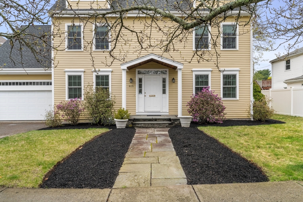 615 Saw Mill Brook Pkway, Newton, Massachusetts, 5 Bedrooms Bedrooms, 10 Rooms Rooms,3.5 BathroomsBathrooms,Residential,For Sale,Saw Mill Brook Pkway,73481777