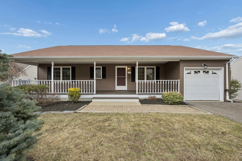 9 Bryant Lane, Northborough, Massachusetts, 2 Bedrooms Bedrooms, 5 Rooms Rooms,2 BathroomsBathrooms,Residential,For Sale,Bryant Lane,73495838