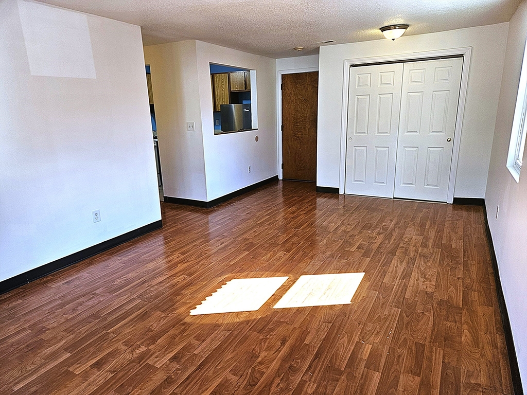 75 Scotch Pond Pl, Quincy, Massachusetts, 2 Bedrooms Bedrooms, 4 Rooms Rooms,1 BathroomBathrooms,Residential Lease,For Rent,Scotch Pond Pl,73508691