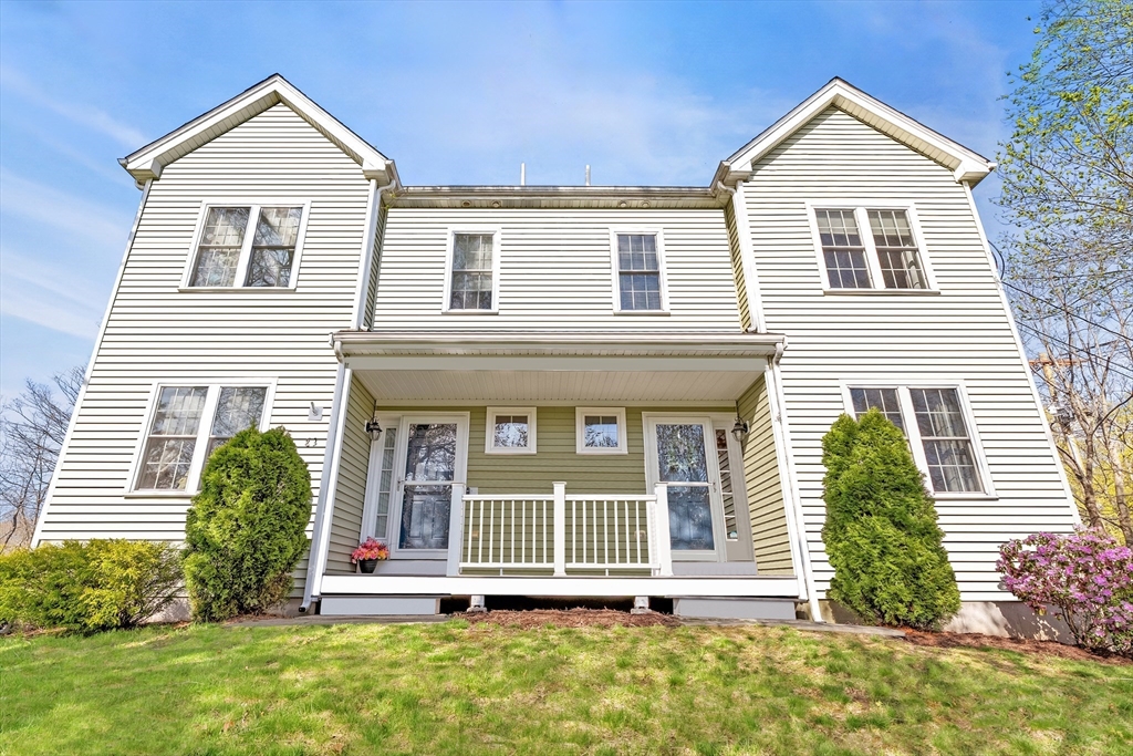 81 South Street, Plainville, Massachusetts, 2 Bedrooms Bedrooms, 6 Rooms Rooms,2.5 BathroomsBathrooms,Residential,For Sale,South Street,73507668