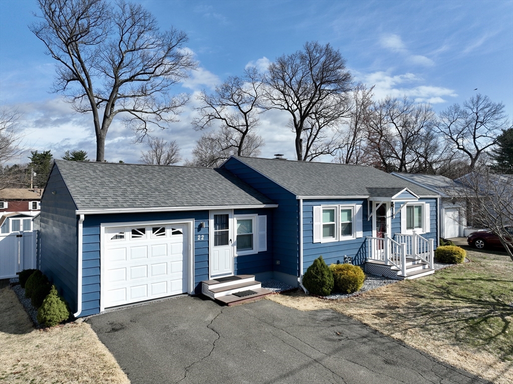 22 Harrington Rd, Chicopee, Massachusetts, 2 Bedrooms Bedrooms, 5 Rooms Rooms,1.5 BathroomsBathrooms,Residential,For Sale,Harrington Rd,73497454