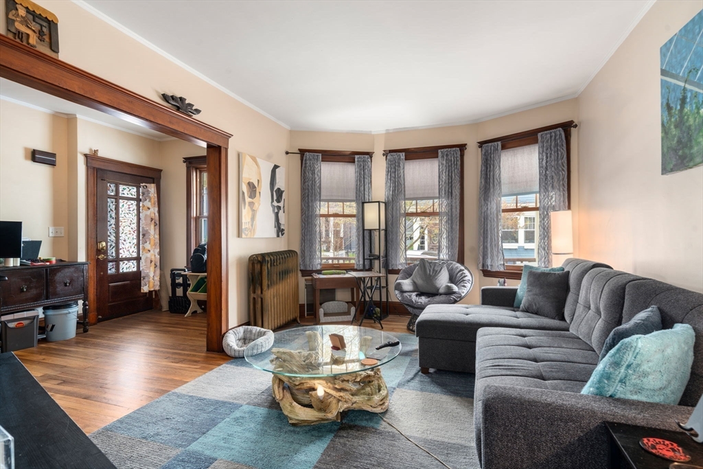 18 Kingsboro Park, Boston, Massachusetts, 2 Bedrooms Bedrooms, 5 Rooms Rooms,1 BathroomBathrooms,Residential Lease,For Rent,Kingsboro Park,73510471