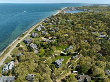16 Atlantic Avenue, Oak Bluffs, Massachusetts, 6 Bedrooms Bedrooms, 10 Rooms Rooms,2.5 BathroomsBathrooms,Residential,For Sale,Atlantic Avenue,73514966
