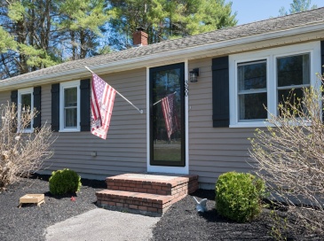 380 Walnut Plain Rd., Rochester, Massachusetts, 3 Bedrooms Bedrooms, 7 Rooms Rooms,1 BathroomBathrooms,Residential,For Sale,Walnut Plain Rd.,73510215