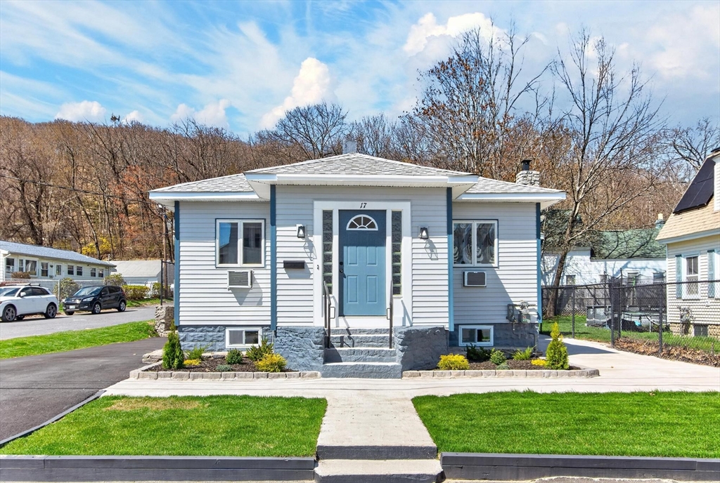17 Hazel St, Fitchburg, Massachusetts, 3 Bedrooms Bedrooms, 10 Rooms Rooms,1 BathroomBathrooms,Residential,For Sale,Hazel St,73507118