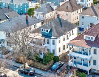 17-19 Lowe St, Quincy, Massachusetts, 5 Bedrooms Bedrooms, 11 Rooms Rooms,2 BathroomsBathrooms,Residential Income,For Sale,Lowe St,73496466