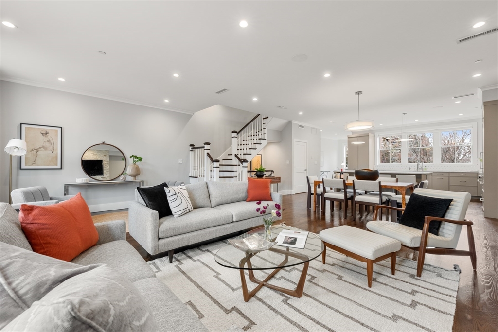 48 Union Park, Boston, Massachusetts, 3 Bedrooms Bedrooms, 7 Rooms Rooms,2.5 BathroomsBathrooms,Residential,For Sale,Union Park,73490308