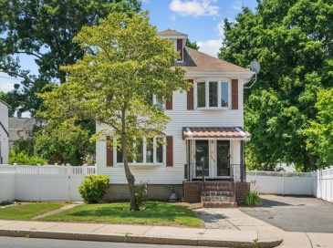 2179 Centre Street, Boston, Massachusetts, 2 Bedrooms Bedrooms, 5 Rooms Rooms,1 BathroomBathrooms,Residential Lease,For Rent,Centre Street,73528265