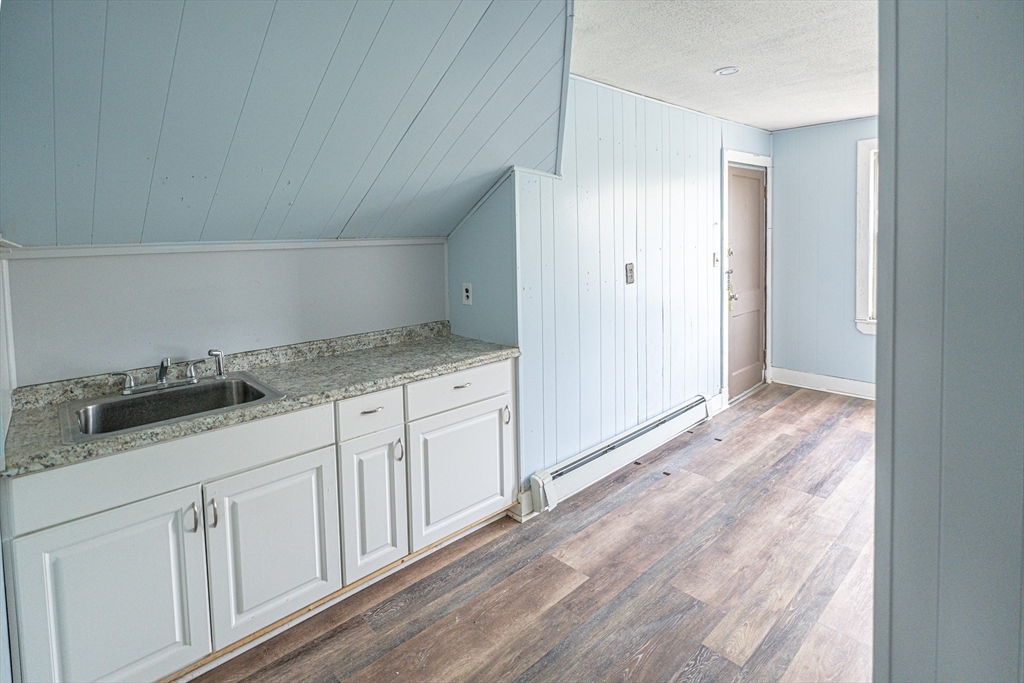 29 Madison, Chelsea, Massachusetts, 2 Bedrooms Bedrooms, 4 Rooms Rooms,1 BathroomBathrooms,Residential Lease,For Rent,Madison,73528285