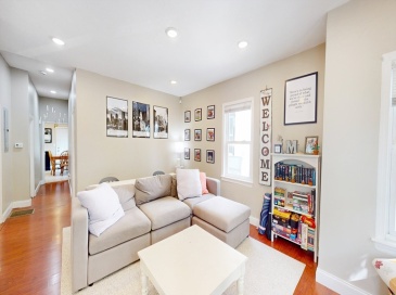 34 Sargent Ave, Somerville, Massachusetts, 3 Bedrooms Bedrooms, 6 Rooms Rooms,1 BathroomBathrooms,Residential Lease,For Rent,Sargent Ave,73527909