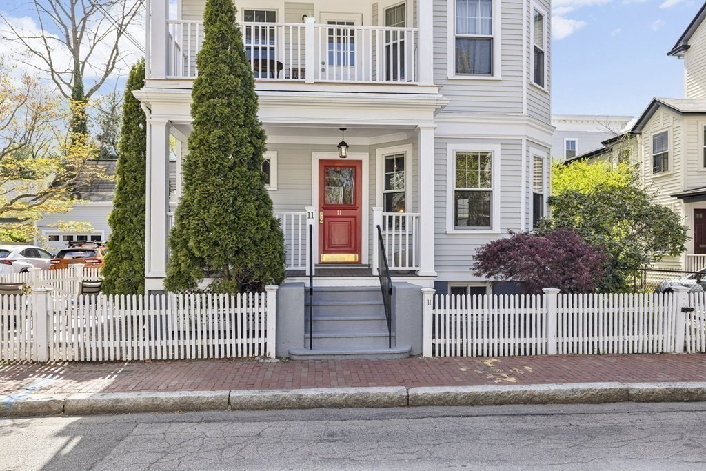 11 Wright St, Cambridge, Massachusetts, 3 Bedrooms Bedrooms, 8 Rooms Rooms,2.5 BathroomsBathrooms,Residential,For Sale,Wright St,73528182