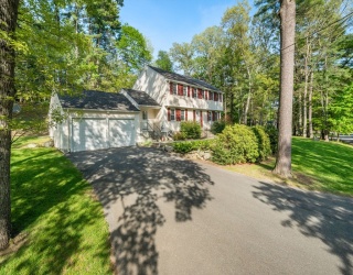 10 Bakers Hill, Weston, Massachusetts, 4 Bedrooms Bedrooms, 8 Rooms Rooms,3 BathroomsBathrooms,Residential,For Sale,Bakers Hill,73528181
