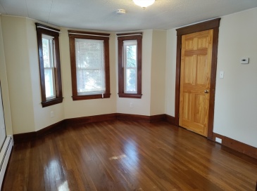 143 Chestnut St, Marlborough, Massachusetts, 2 Bedrooms Bedrooms, 5 Rooms Rooms,1 BathroomBathrooms,Residential Lease,For Rent,Chestnut St,73528198