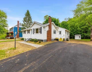 167 Center St, Groveland, Massachusetts, 3 Bedrooms Bedrooms, 6 Rooms Rooms,1.5 BathroomsBathrooms,Residential,For Sale,Center St,73528310