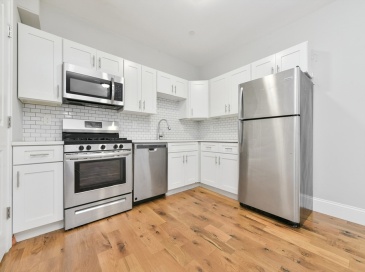 155 Chelsea Street, Boston, Massachusetts, 3 Bedrooms Bedrooms, 4 Rooms Rooms,1 BathroomBathrooms,Residential Lease,For Rent,Chelsea Street,73528320