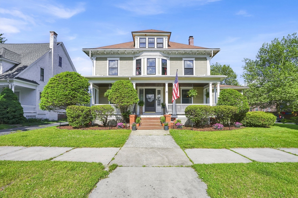 111 Magnolia Ter, Springfield, Massachusetts, 5 Bedrooms Bedrooms, 10 Rooms Rooms,4 BathroomsBathrooms,Residential,For Sale,Magnolia Ter,73526748