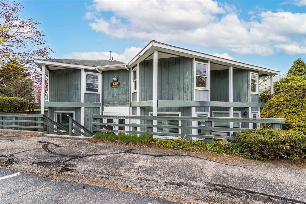 320 Gifford Street, Falmouth, Massachusetts, ,Commercial Sale,For Sale,Gifford Street,73528398