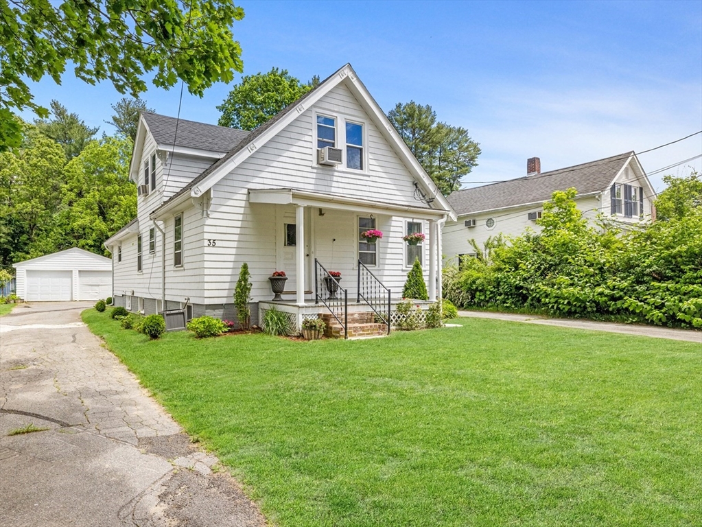 35 Worcester St, Taunton, Massachusetts, 4 Bedrooms Bedrooms, 9 Rooms Rooms,1 BathroomBathrooms,Residential,For Sale,Worcester St,73528488