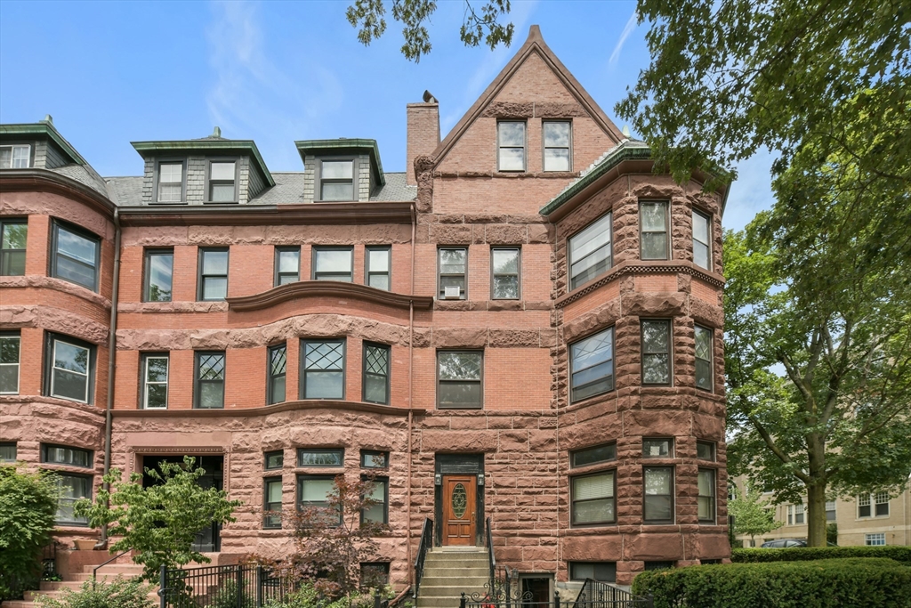 1774 Beacon Street, Brookline, Massachusetts, 2 Bedrooms Bedrooms, 4 Rooms Rooms,1 BathroomBathrooms,Residential,For Sale,Beacon Street,73528507
