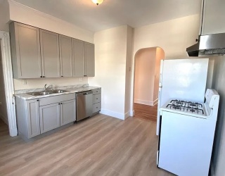 18-20 North High, Melrose, Massachusetts, 3 Bedrooms Bedrooms, 6 Rooms Rooms,1 BathroomBathrooms,Residential Lease,For Rent,North High,73528433