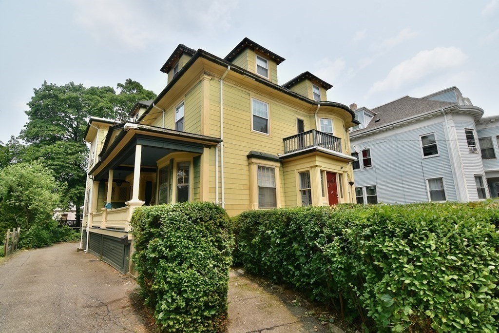 28 Brookledge, Boston, Massachusetts, 2 Bedrooms Bedrooms, 6 Rooms Rooms,1 BathroomBathrooms,Residential Lease,For Rent,Brookledge,73528449