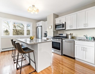 30 Putnam St, Somerville, Massachusetts, 4 Bedrooms Bedrooms, 6 Rooms Rooms,2 BathroomsBathrooms,Residential Lease,For Rent,Putnam St,73528684
