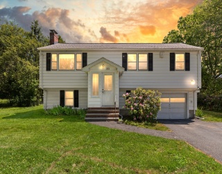 332 Linwood, Brockton, Massachusetts, 3 Bedrooms Bedrooms, 8 Rooms Rooms,2 BathroomsBathrooms,Residential,For Sale,Linwood,73528689