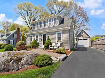 82 Orange Street, Reading, Massachusetts, 3 Bedrooms Bedrooms, 7 Rooms Rooms,2 BathroomsBathrooms,Residential,For Sale,Orange Street,73514420 82 Orange Street, Reading, Massachusetts, 3 Bedrooms Bedrooms, 7 Rooms Rooms,2 BathroomsBathrooms,Residential,For Sale,Orange Street,73514420