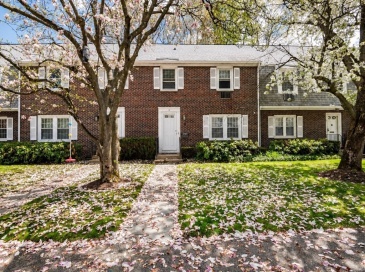 9 Town House Drive, Newton, Massachusetts, 2 Bedrooms Bedrooms, 6 Rooms Rooms,2.5 BathroomsBathrooms,Residential Lease,For Rent,Town House Drive,73511929 9 Town House Drive, Newton, Massachusetts, 2 Bedrooms Bedrooms, 6 Rooms Rooms,2.5 BathroomsBathrooms,Residential Lease,For Rent,Town House Drive,73511929