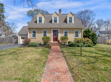 17 Princeton Ave, Beverly, Massachusetts, 4 Bedrooms Bedrooms, 8 Rooms Rooms,2.5 BathroomsBathrooms,Residential,For Sale,Princeton Ave,73504642 17 Princeton Ave, Beverly, Massachusetts, 4 Bedrooms Bedrooms, 8 Rooms Rooms,2.5 BathroomsBathrooms,Residential,For Sale,Princeton Ave,73504642