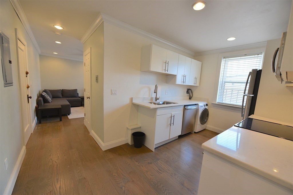31 Queensberry Street, Boston, Massachusetts, 2 Rooms Rooms,1 BathroomBathrooms,Residential Lease,For Rent,Queensberry Street,73528312