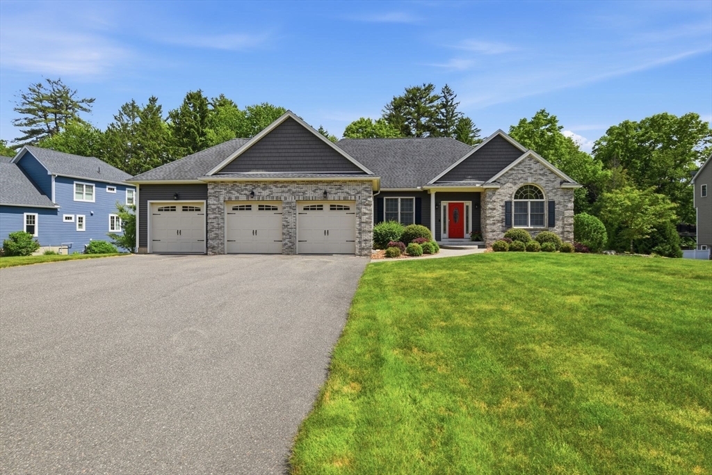 25 Pondview Dr, East Longmeadow, Massachusetts, 4 Bedrooms Bedrooms, 8 Rooms Rooms,2.5 BathroomsBathrooms,Residential,For Sale,Pondview Dr,73528311