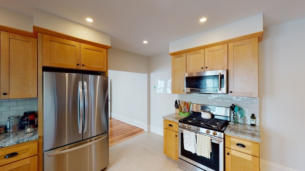 19 Creighton St., Cambridge, Massachusetts, 5 Bedrooms Bedrooms, 14 Rooms Rooms,6 BathroomsBathrooms,Residential Lease,For Rent,Creighton St.,73528545