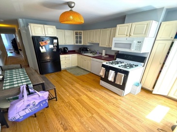 501 East 3rd, Boston, Massachusetts, 2 Bedrooms Bedrooms, 5 Rooms Rooms,1 BathroomBathrooms,Residential Lease,For Rent,East 3rd,73528574 501 East 3rd, Boston, Massachusetts, 2 Bedrooms Bedrooms, 5 Rooms Rooms,1 BathroomBathrooms,Residential Lease,For Rent,East 3rd,73528574