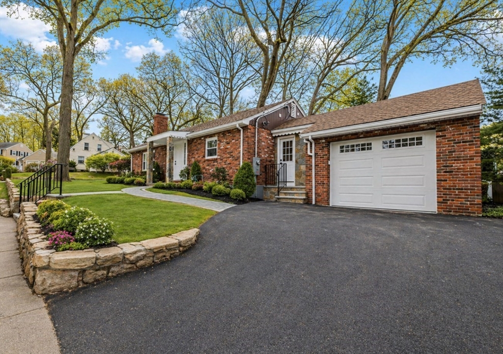 78 Windemere Circle, Braintree, Massachusetts, 4 Bedrooms Bedrooms, 6 Rooms Rooms,2 BathroomsBathrooms,Residential,For Sale,Windemere Circle,73510846