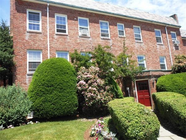 39 Commonwealth Ave., Newton, Massachusetts, 1 Bedroom Bedrooms, 3 Rooms Rooms,1 BathroomBathrooms,Residential Lease,For Rent,Commonwealth Ave.,73528618