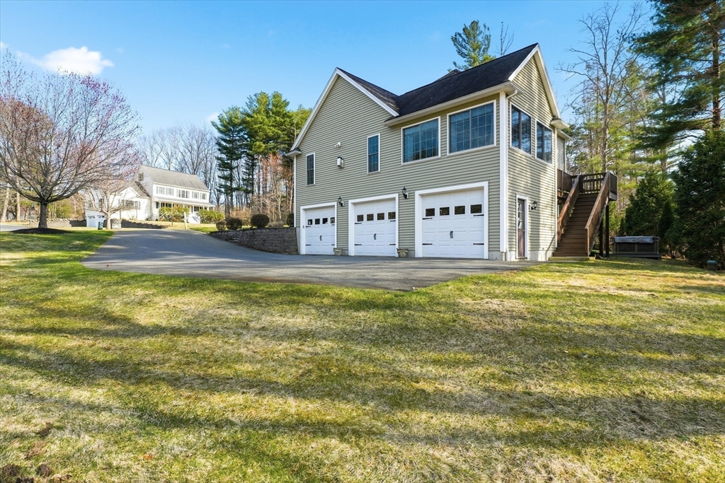 10 Rolling Meadows, Haverhill, Massachusetts, 4 Bedrooms Bedrooms, 12 Rooms Rooms,3 BathroomsBathrooms,Residential,For Sale,Rolling Meadows,73528366