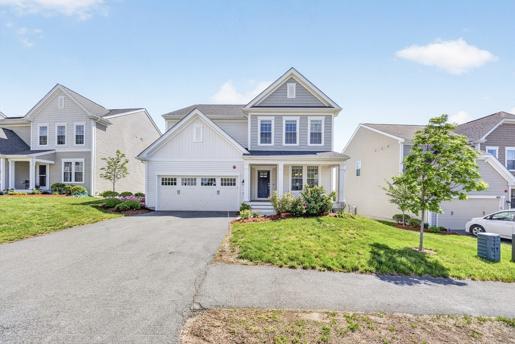 61 Aspen Way, Hopkinton, Massachusetts, 3 Bedrooms Bedrooms, 9 Rooms Rooms,3 BathroomsBathrooms,Residential,For Sale,Aspen Way,73528368