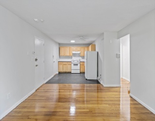 572 Cummins Highway, Boston, Massachusetts, 2 Bedrooms Bedrooms, 4 Rooms Rooms,1 BathroomBathrooms,Residential Lease,For Rent,Cummins Highway,73528353
