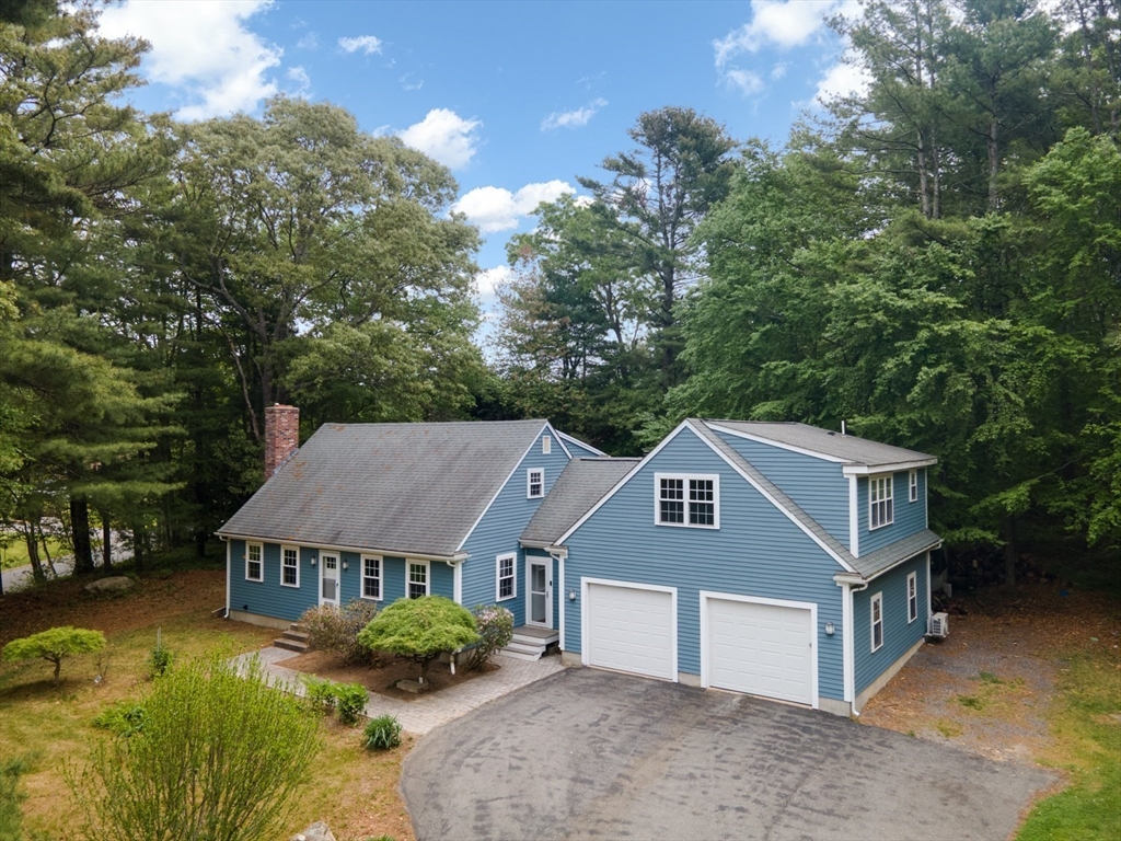 1 Holly Hill Ave, Westport, Massachusetts, 4 Bedrooms Bedrooms, 9 Rooms Rooms,3 BathroomsBathrooms,Residential,For Sale,Holly Hill Ave,73527413