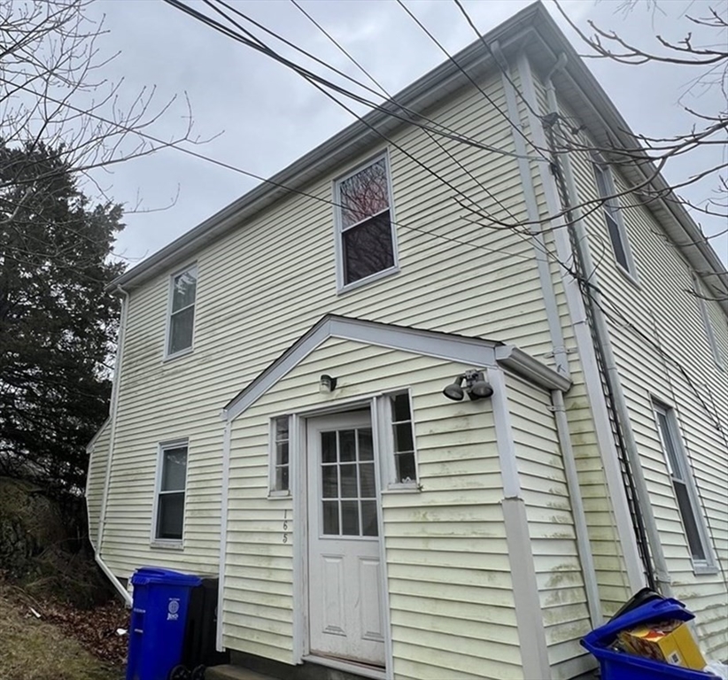 165 Glendale Ave, Malden, Massachusetts, 3 Bedrooms Bedrooms, 5 Rooms Rooms,2 BathroomsBathrooms,Residential Lease,For Rent,Glendale Ave,73528635