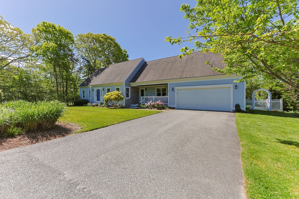 7 Park St, Harwich, Massachusetts, 3 Bedrooms Bedrooms, 6 Rooms Rooms,2.5 BathroomsBathrooms,Residential,For Sale,Park St,73523265