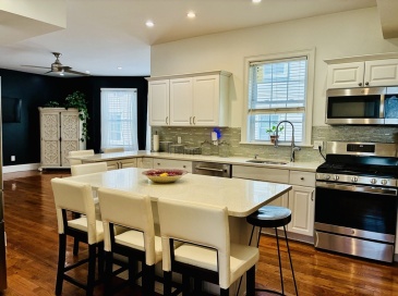 41 Gleason St, Boston, Massachusetts, 8 Bedrooms Bedrooms, 19 Rooms Rooms,4 BathroomsBathrooms,Residential Income,For Sale,Gleason St,73525577