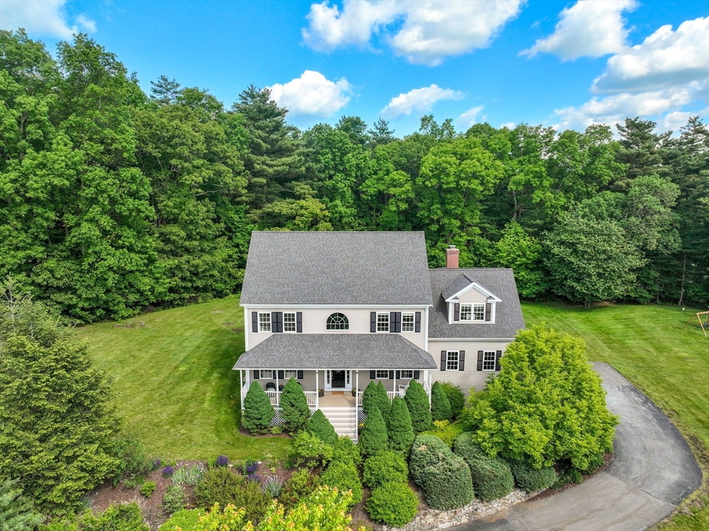 3 Hubley Lane, Southborough, Massachusetts, 4 Bedrooms Bedrooms, 10 Rooms Rooms,2.5 BathroomsBathrooms,Residential,For Sale,Hubley Lane,73528743
